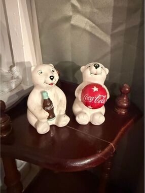 C32.  Coca Cola Playtime Cubs Polar Bear Salt & Pepper Shakers Gibson